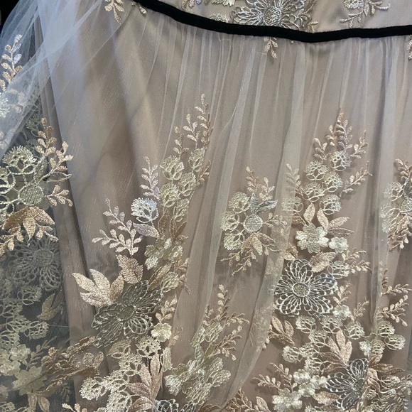 Julia Jordan Formal dress - Picture 12 of 17